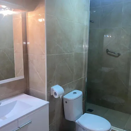 Victoria Court 1 *